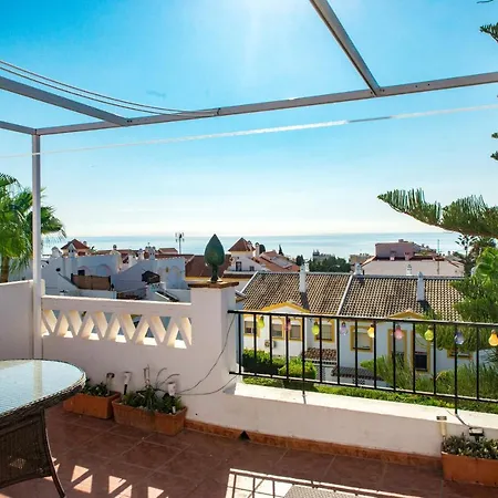 Apartamento Atico Con Terraza - A 600 Metros De Playa La Carihuela - Piscina - Parking Gratis -excelente Wifi *