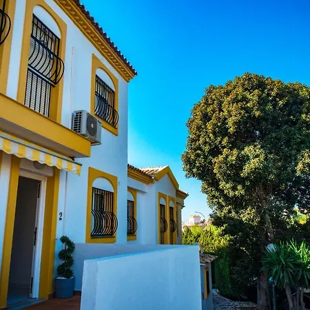 Atico Con Terraza - A 600 Metros De Playa La Carihuela - Piscina - Parking Gratis -excelente Wifi * Torremolinos